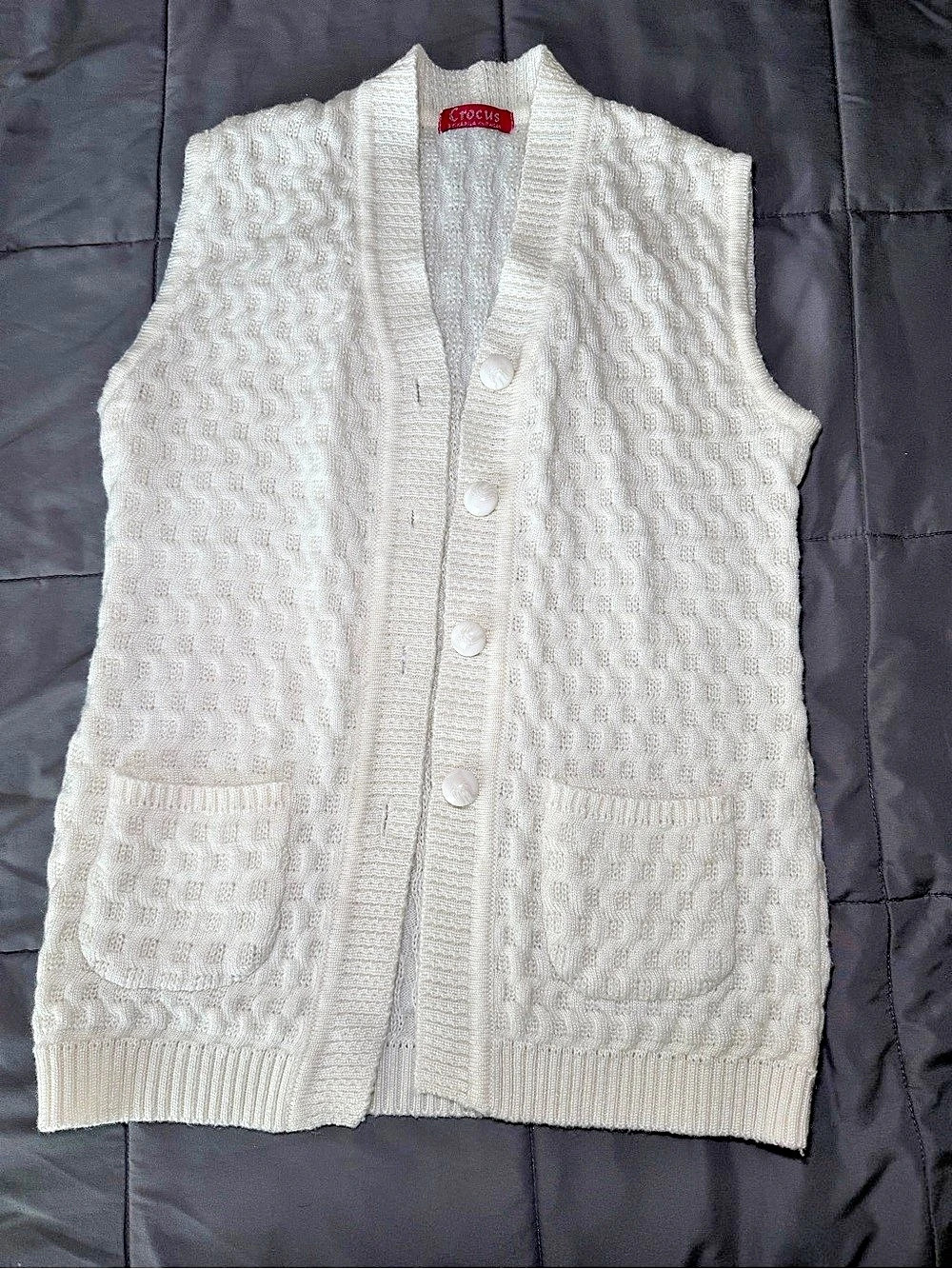 Crocus Cable Knit Button Front Sweater Vest in White Like New